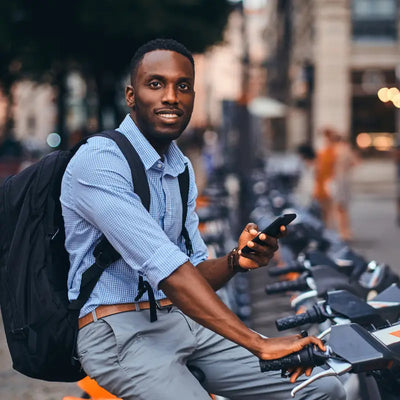 Vélos en libre service : 5 accessoires pour améliorer votre sécurité et votre confort
